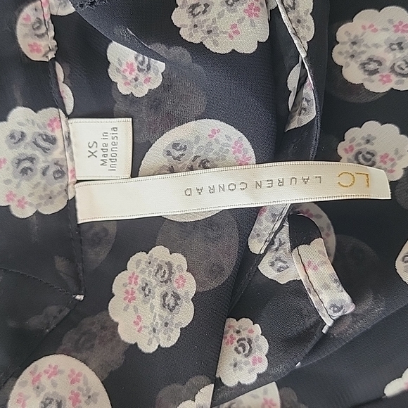 LC Lauren Conrad Semi Sheer Chiffon Black Floral Pleat Button Front Blouse XS - Picture 12 of 12